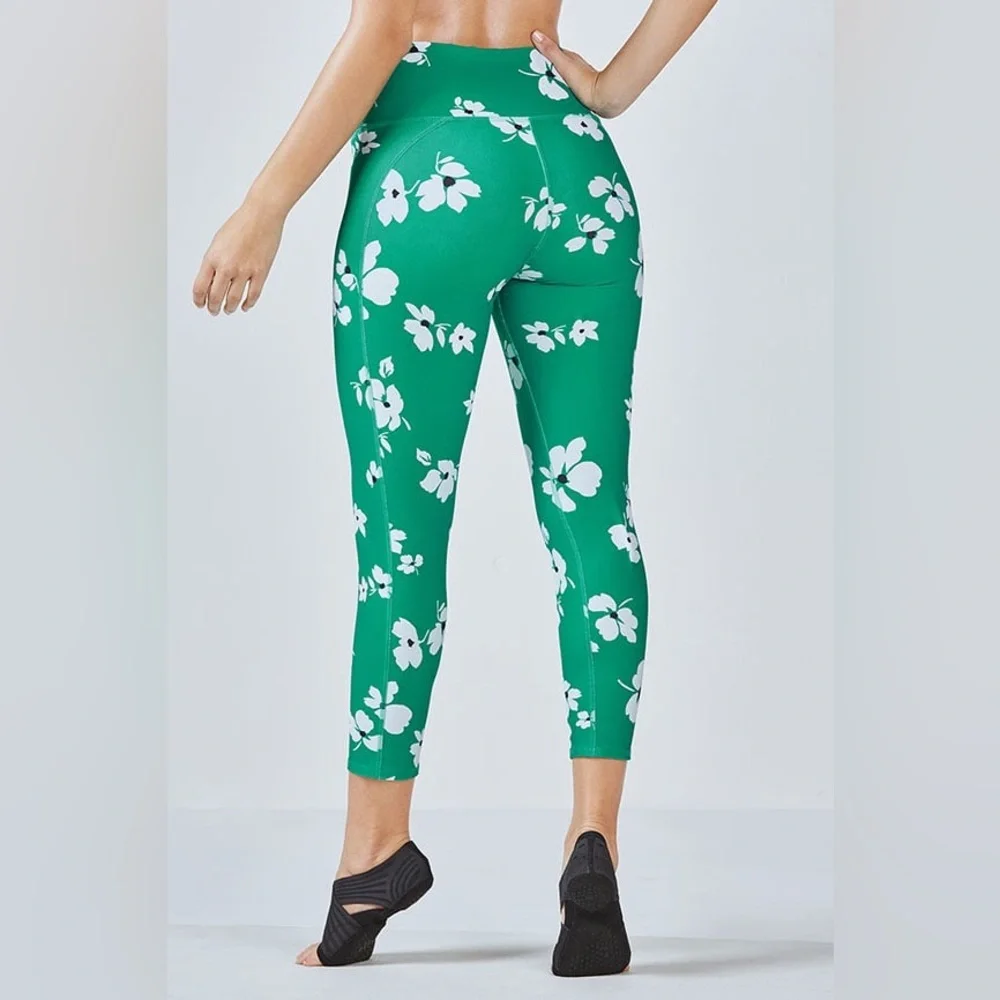 SOLD Fabletics Define PowerHold® High-Waisted 7/8 Legging in Bali Jasmine Print - Picture 2 of 6